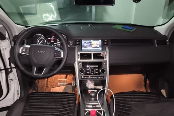 Land Rover Discovery Sport 2017, 63200 км, за 10896 USD - фото 9