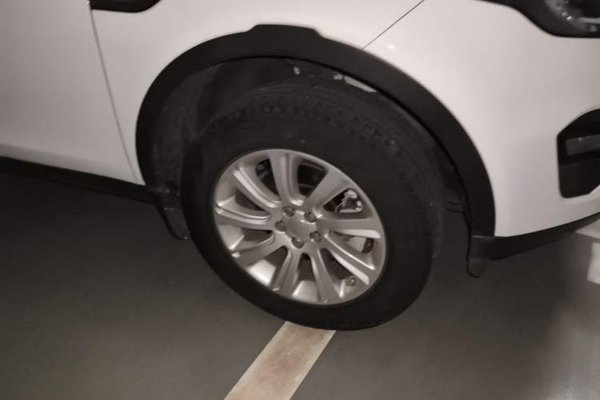 Land Rover Discovery Sport 2017, 63200 км, за 10896 USD - фото 8