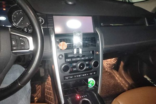 Land Rover Discovery Sport 2018, 176800 км, за 11489 USD - фото 14