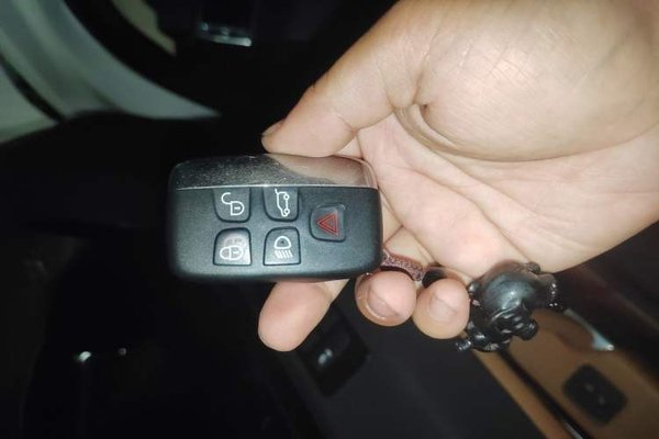 Land Rover Discovery Sport 2018, 176800 км, за 11489 USD - фото 9
