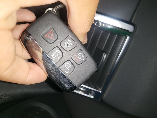 Land Rover Discovery Sport 2018, 43200 км, за 13778 USD - фото 9