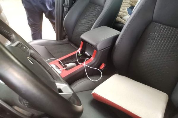 Land Rover Discovery Sport 2019, 25200 км, за 14223 USD - фото 16