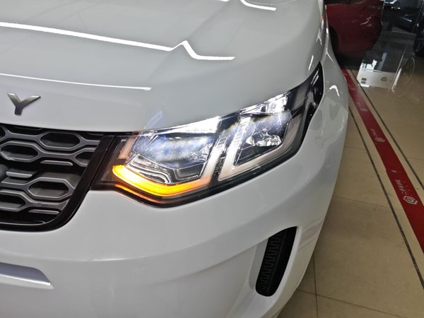 Land Rover Discovery Sport 2020, 63200 км, за 17828 USD - фото 9