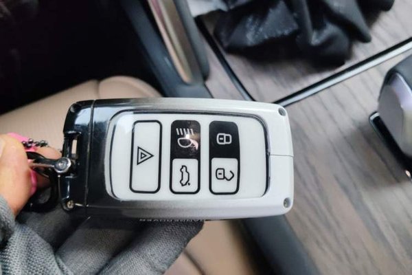 Land Rover Discovery Sport 2024, 24300 км, за 23572 USD - фото 20