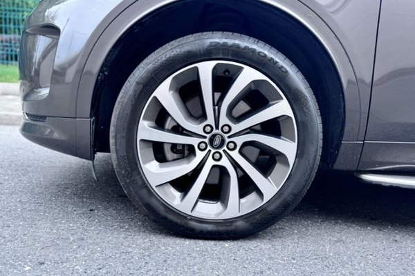 Land Rover Discovery Sport New Energy 2021, 61800 км, за 19279 USD - фото 9