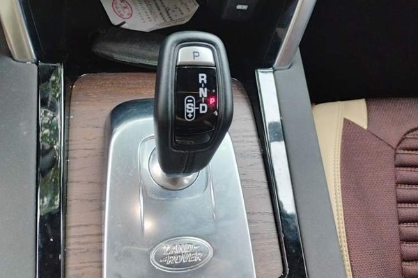 Land Rover Discovery Sport New Energy 2022, 22300 км, за 20109 USD - фото 11