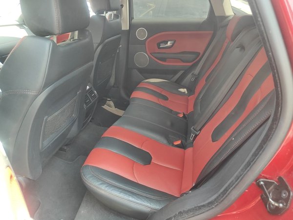 Land Rover Range Rover Evoque 2015, 133700 км, за 9488 USD