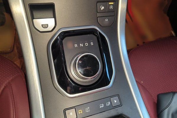 Land Rover Range Rover Evoque 2017, 75300 км, за 12162 USD - фото 13