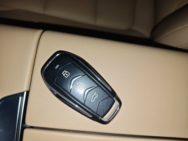 Landian E5 PLUS 2025, 6700 км, за 14530 USD - фото 12