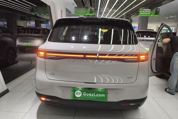 Leapmotor B10 2025, 18700 км, за 15450 USD