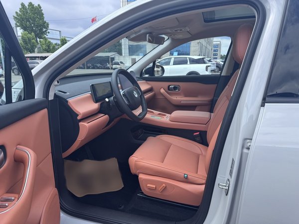 Leapmotor C10 2026, 13800 км, за 19240 USD - фото 31