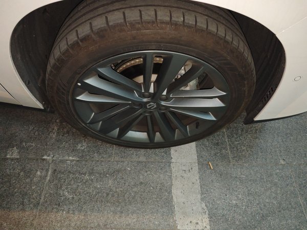 Leapmotor C16 2024, 4400 км, за 21122 USD - фото 7