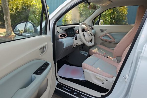 Leapmotor T03 2025, 12300 км, за 8739 USD