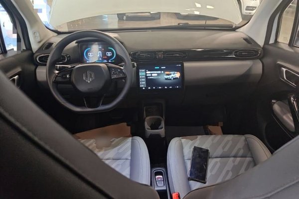 Leapmotor T03 2025, 16000 км, за 8705 USD - фото 12