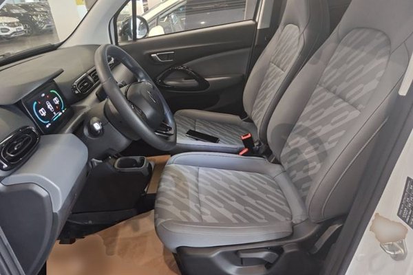 Leapmotor T03 2025, 16000 км, за 8705 USD - фото 17