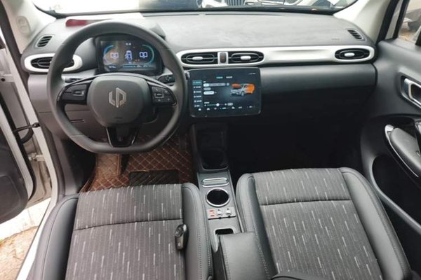 Leapmotor T03 2025, 6000 км, за 9114 USD - фото 15