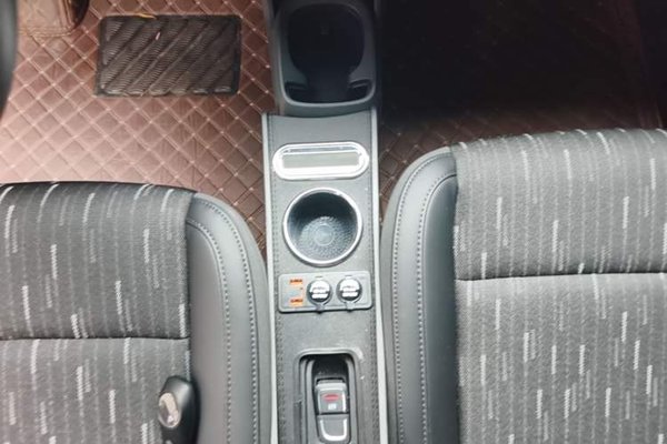 Leapmotor T03 2025, 6000 км, за 9114 USD - фото 19