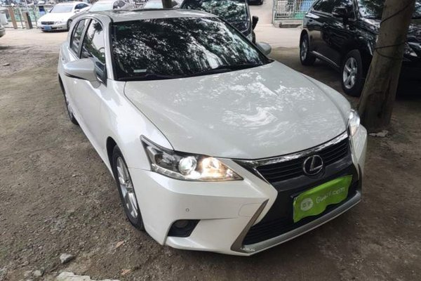 Lexus CT 2014, 102200 км, за 11399 USD