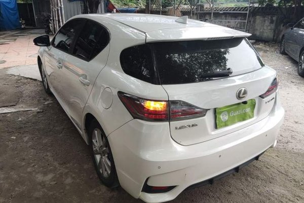 Lexus CT 2014, 102200 км, за 11399 USD