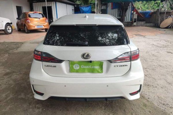 Lexus CT 2014, 102200 км, за 11399 USD