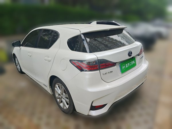Lexus CT 2014, 159000 км, за 9589 USD