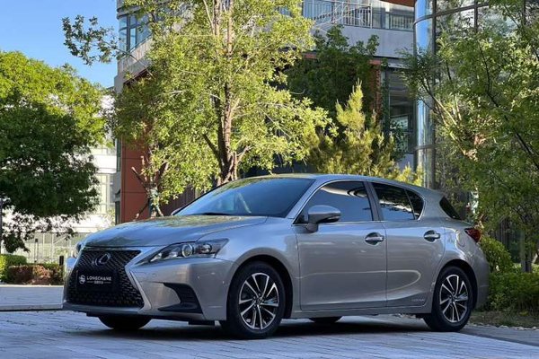 Lexus CT 2017, 80000 км, за 17201 USD