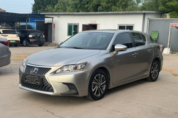 Lexus CT · 2017 год