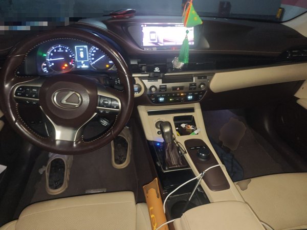 Lexus ES 2015, 77000 км, за 15806 USD - фото 10