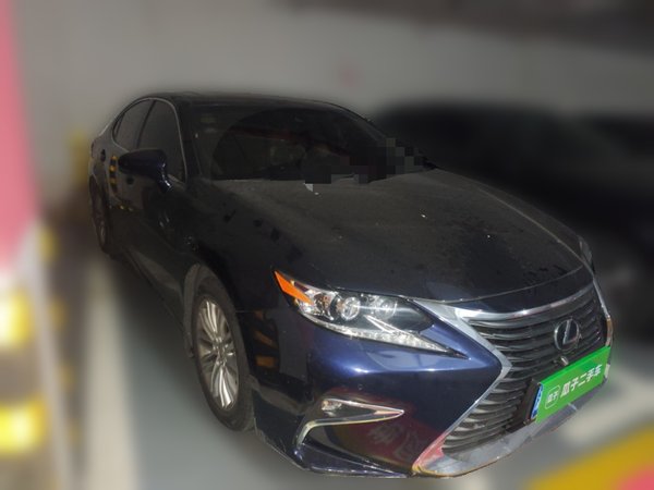 Lexus ES 2015, 77000 км, за 15806 USD