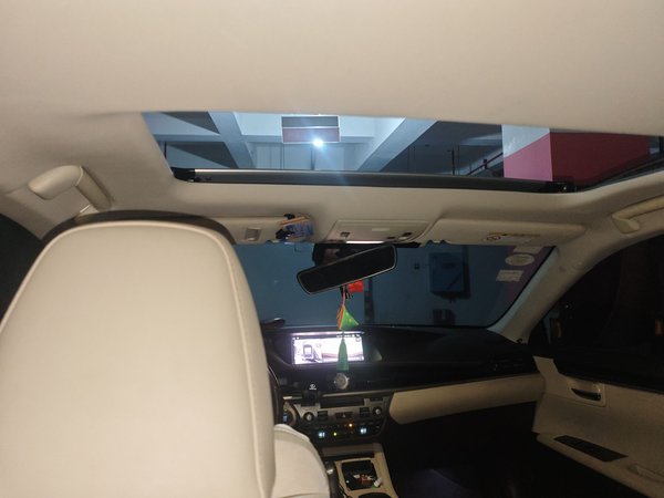 Lexus ES 2015, 77000 км, за 15806 USD - фото 19