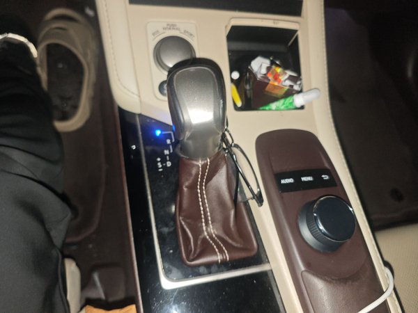 Lexus ES 2015, 77000 км, за 15806 USD - фото 15