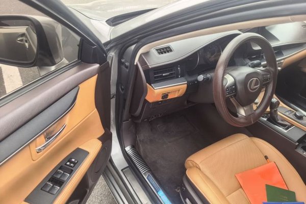 Lexus ES 2015, 112200 км, за 18160 USD - фото 19
