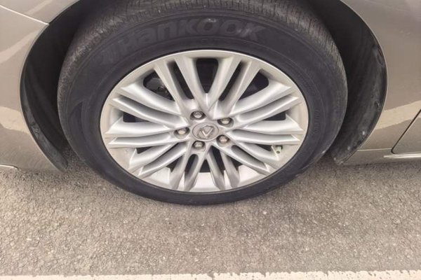 Lexus ES 2015, 112200 км, за 18160 USD - фото 8