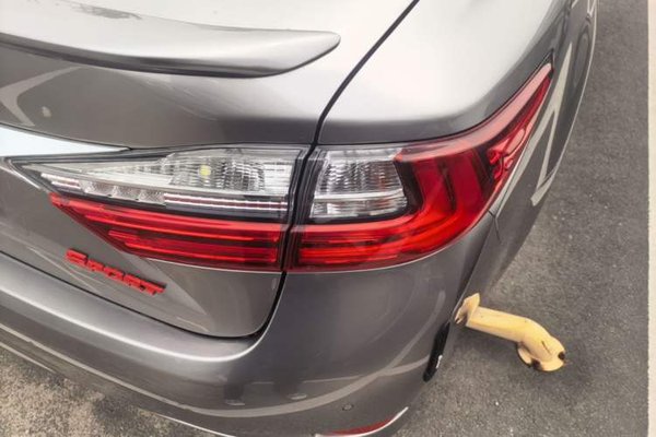 Lexus ES 2015, 112200 км, за 18160 USD - фото 7