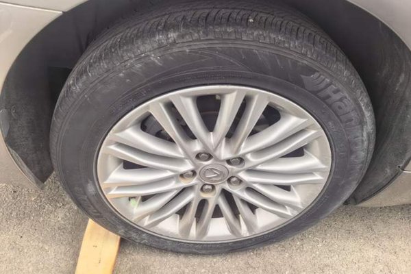 Lexus ES 2015, 112200 км, за 18160 USD - фото 10