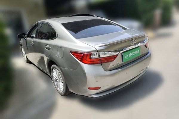 Lexus ES 2015, 101100 км, за 16712 USD - фото 6