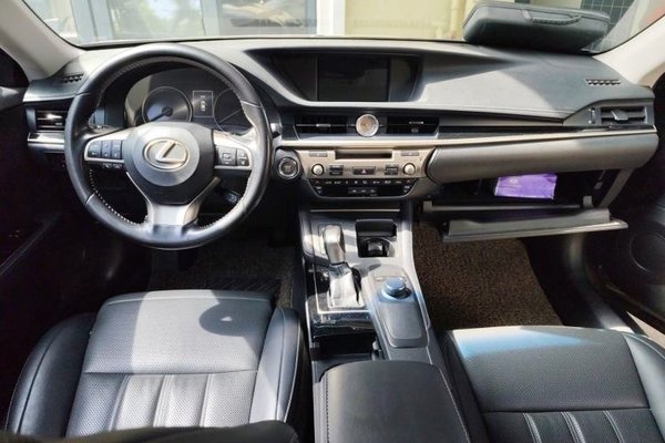 Lexus ES 2015, 101100 км, за 16712 USD - фото 18