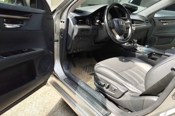 Lexus ES 2015, 101100 км, за 16712 USD - фото 19