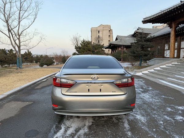 Lexus ES 2015, 126000 км, за 16017 USD - фото 6