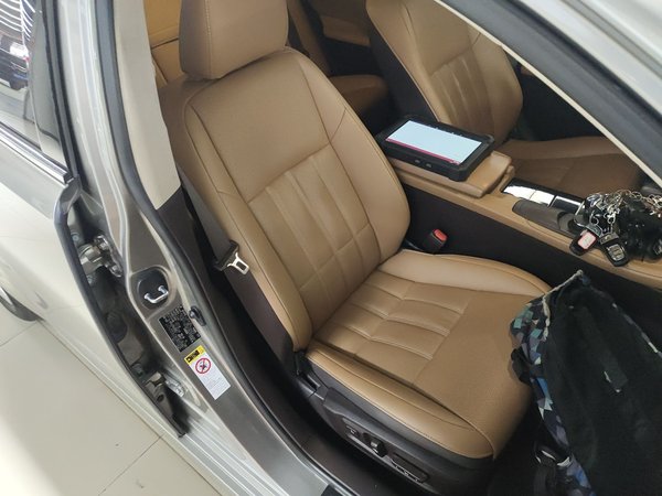 Lexus ES 2015, 126000 км, за 16017 USD - фото 9