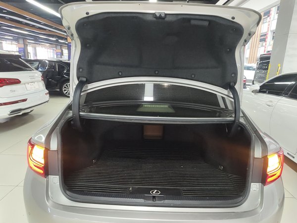 Lexus ES 2015, 126000 км, за 16017 USD - фото 16