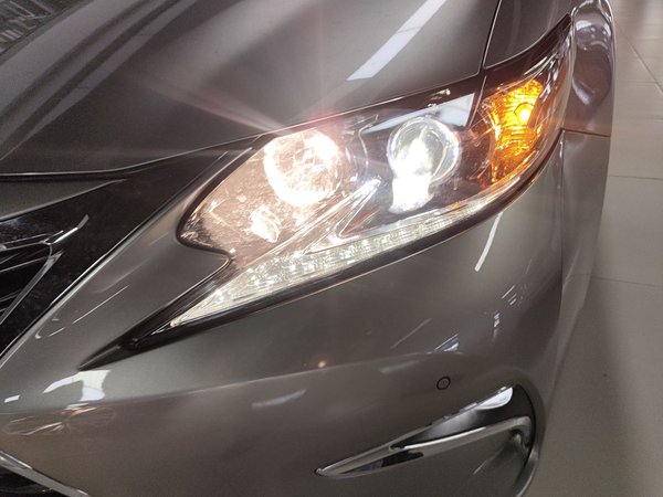 Lexus ES 2015 200 Elite Edition, 2015 года