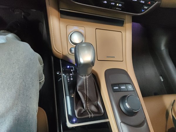 Lexus ES 2015, 126000 км, за 16017 USD - фото 13