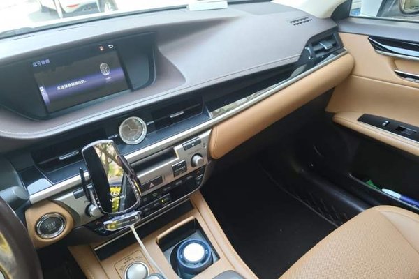 Lexus ES 2015, 130600 км, за 14451 USD - фото 10