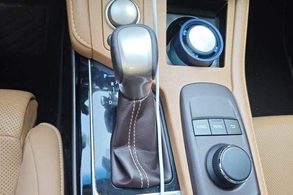 Lexus ES 2015, 130600 км, за 14451 USD - фото 11