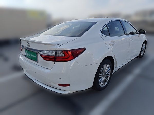 Lexus ES 2015, 194800 км, за 14910 USD - фото 6