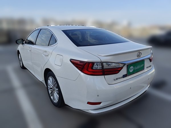 Lexus ES 2015, 194800 км, за 14910 USD