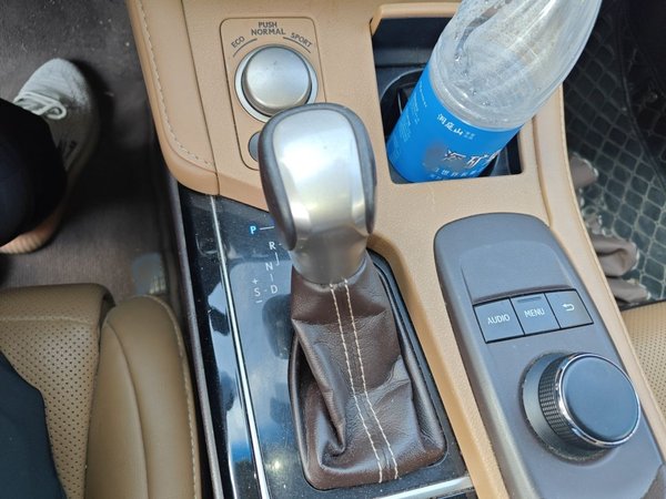 Lexus ES 2015, 194800 км, за 14910 USD - фото 13