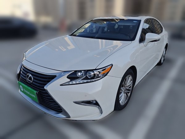 Lexus ES · 2015 год
