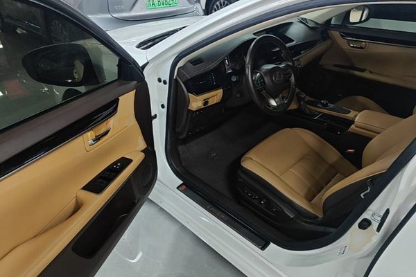 Lexus ES 2017, за 22972 USD - фото 20